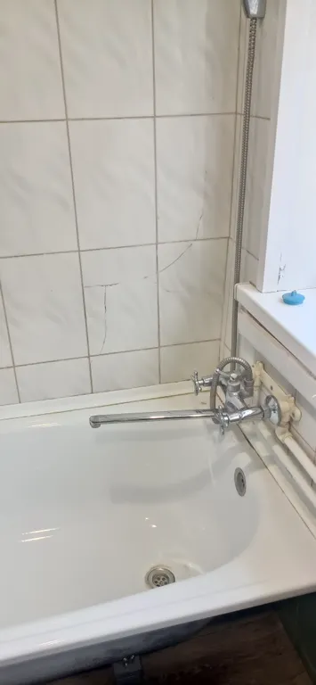 Трёхкомнатный дом в черте города с беседкой и мангалом.