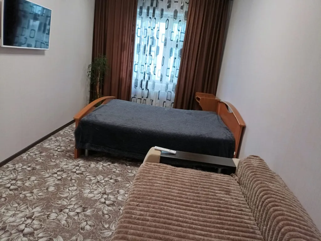 Нововартовская 4