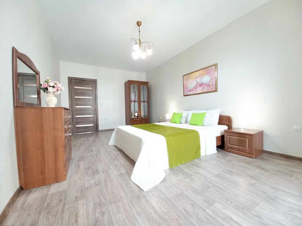 Евродвушка с панорамным остеклением рядом с зоопарком