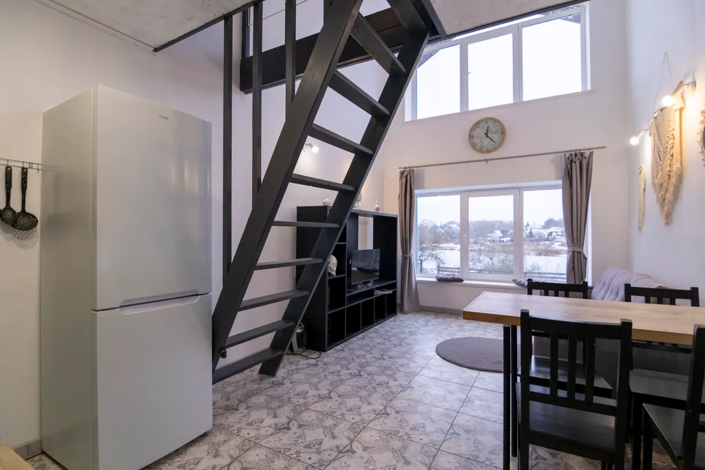 Дом в стиле лофт с своим озером на территории