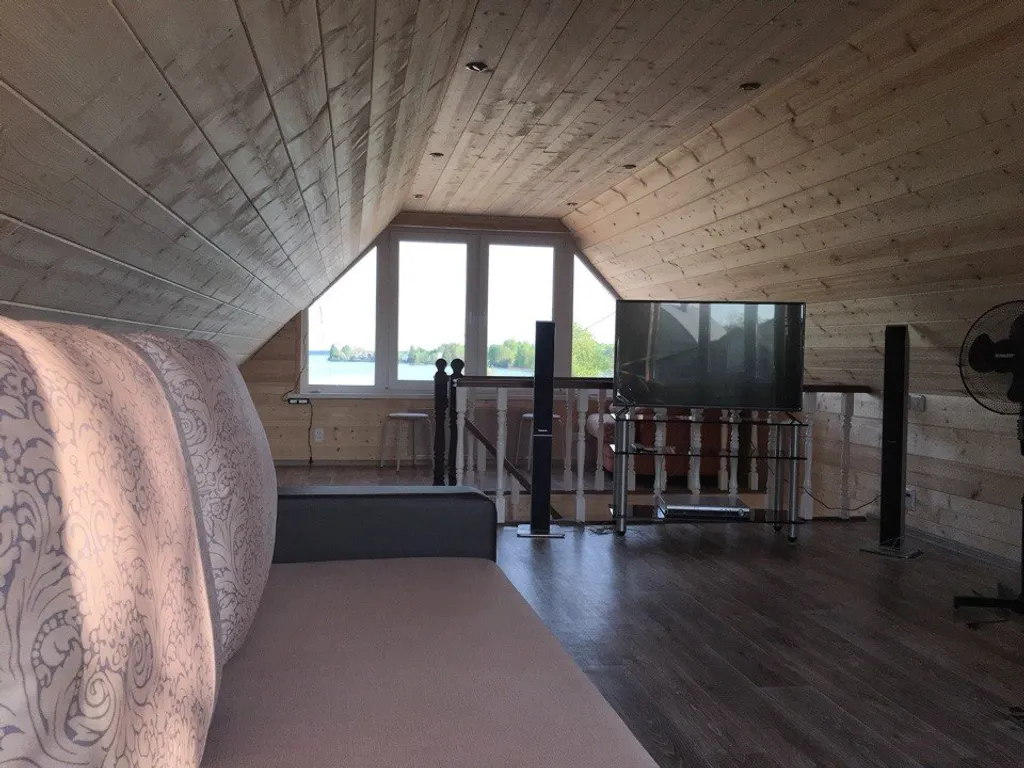 Семейный дом с баней у озера