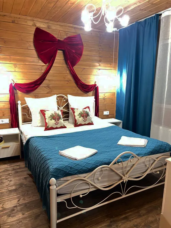 Дом с баней и горячей купелью на дровах