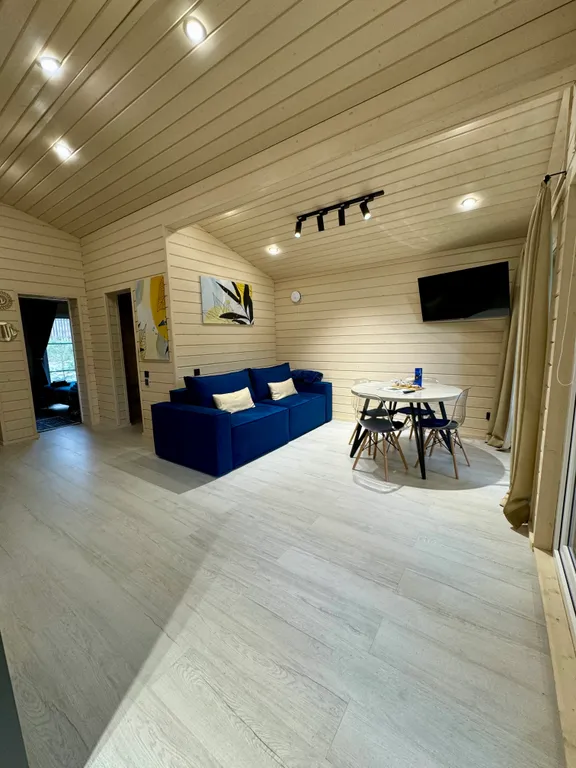 Семейный коттедж с эко-тропой до Игоры (синий Balance)