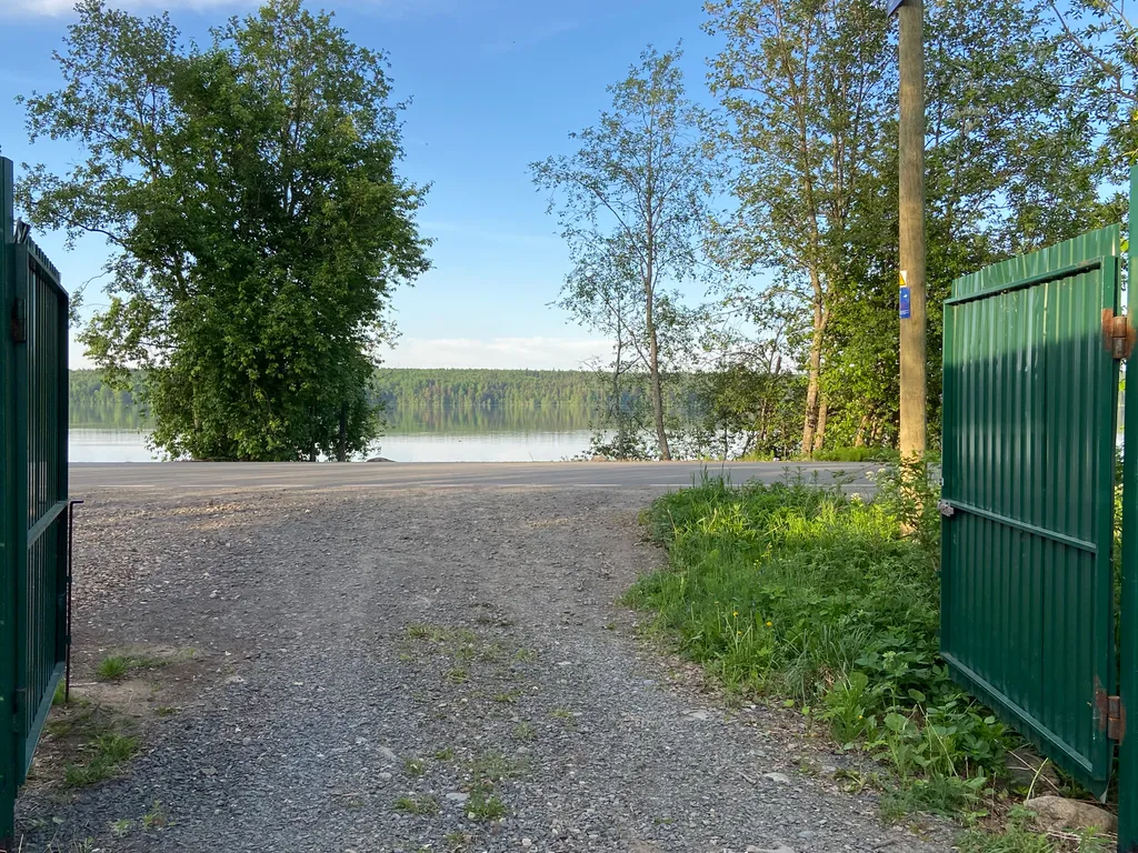 Дом с купелью на берегу Онежского озера