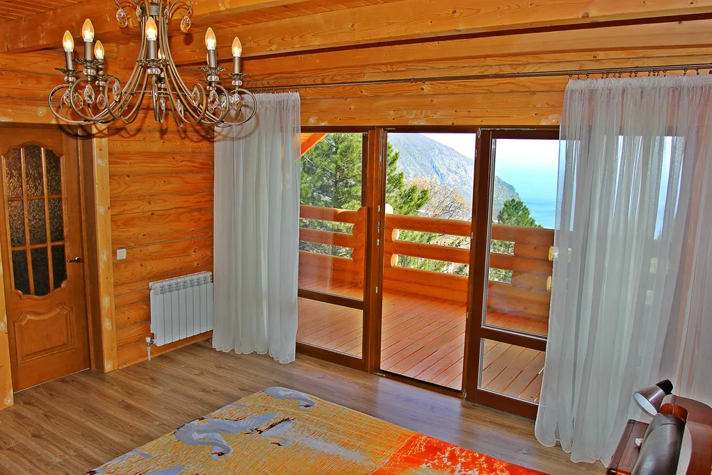 Дом с панорамным видом на море и гору Аю-Даг