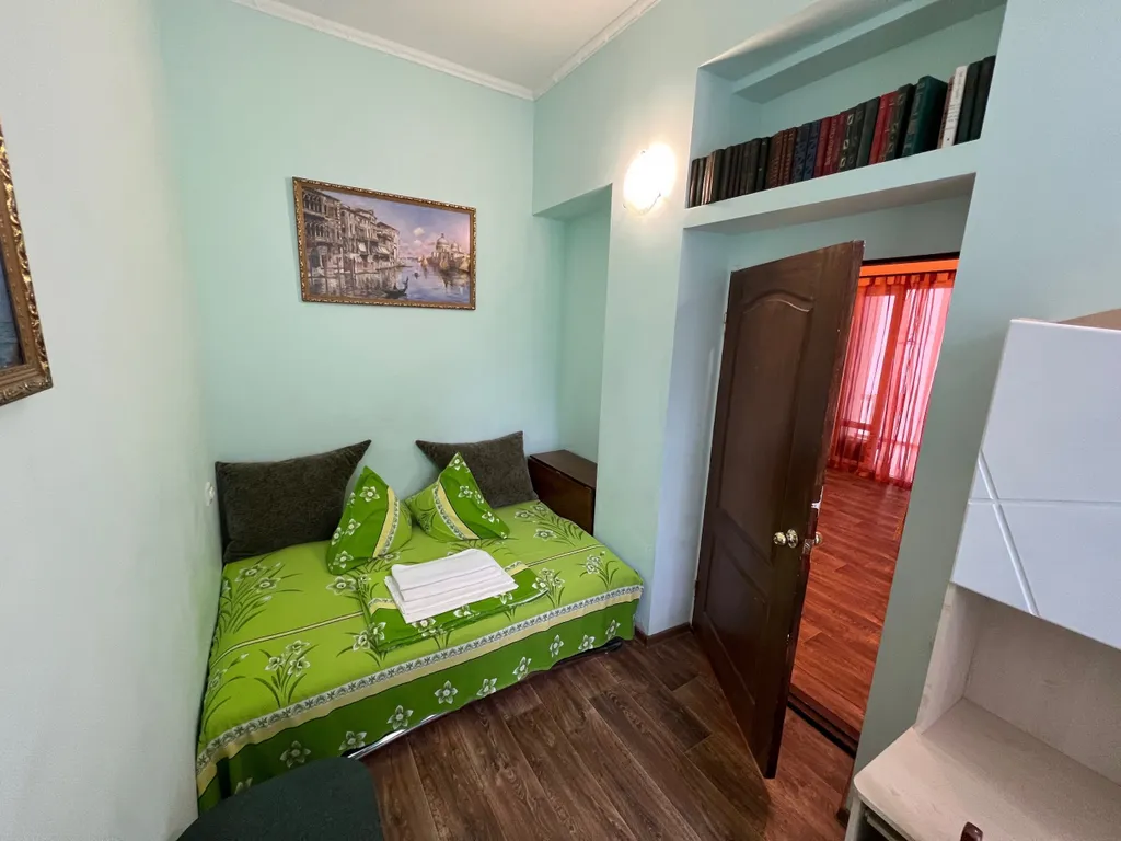 Двухкомнатный дом с большим отдельным двором