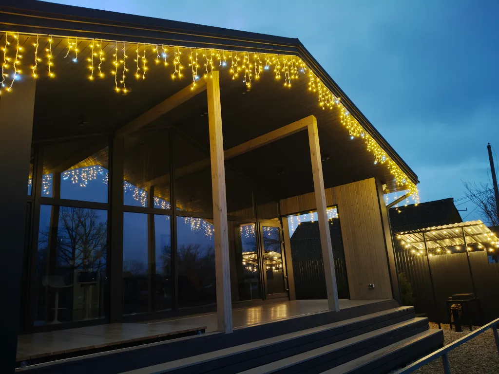 Дом с видом на озеро