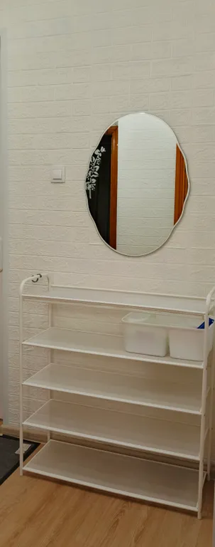 Квартира  с 2-мя изолирован комнатами, в доме с отличным расположением