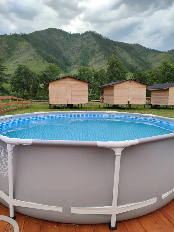 Дом на берегу реки