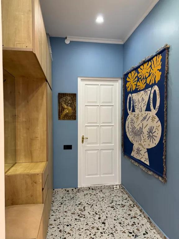 Винтажная квартира с камином в центральном районе Тбилиси, Чугурети