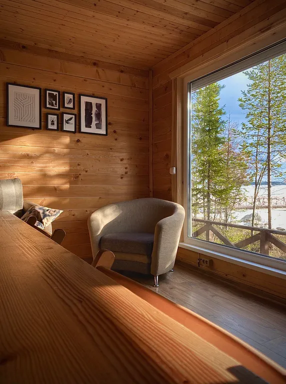 Уютный дом на берегу водохранилища