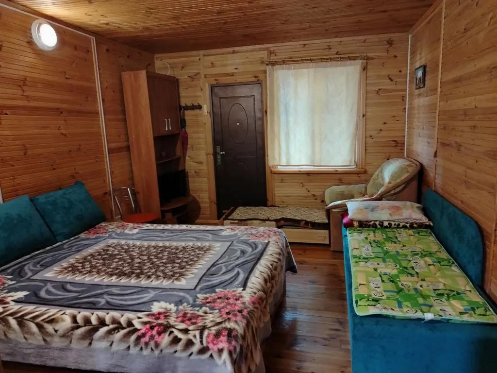 Экологичный деревянный коттедж в можжевеловой роще