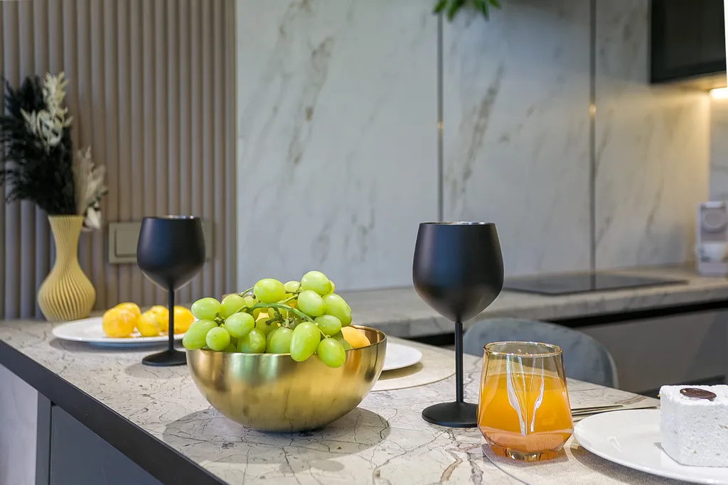 Студия с панорамой на горы