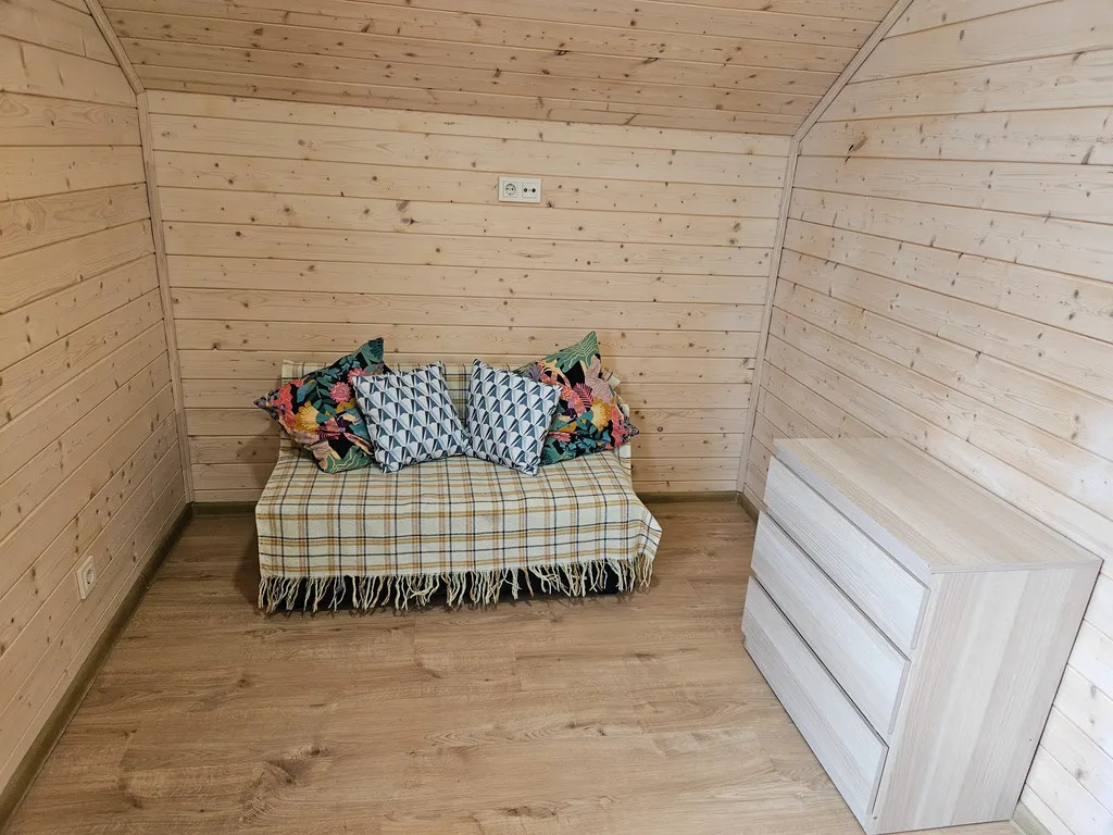 Коттедж Коттедж с баней на дровах и горячем уличным чаном — Снегиревка