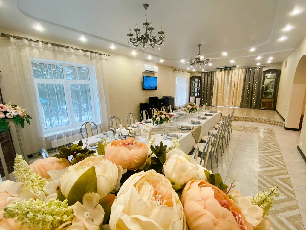 Коттедж Коттедж с новым ремонтом, с танцполом, караоке, баней и чаном — Ермолино