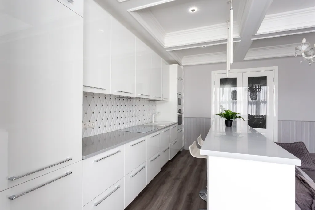 Шикарная квартира с тремя изолированными спальнями и двумя санузлами