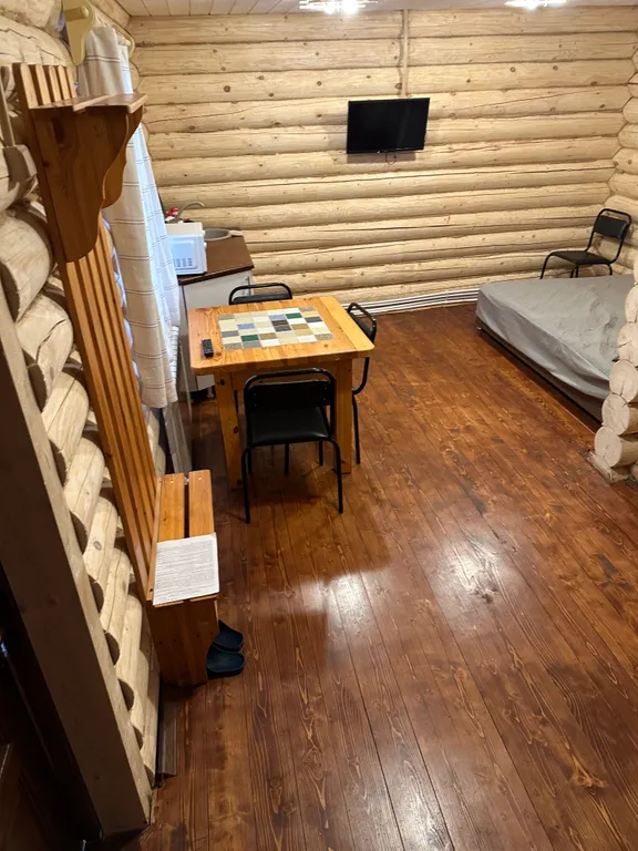 Дом семейный на озере в сосновом бору