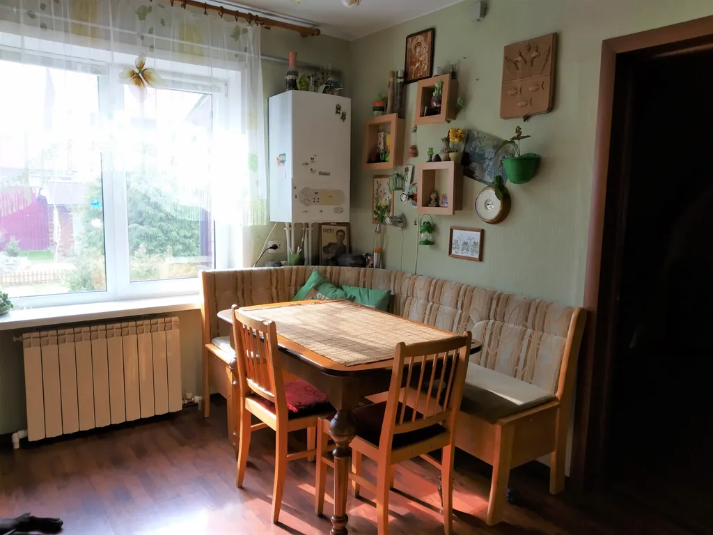 Уютный дом в черте города Осташков на берегу озера Селигер