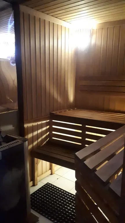 Котедж с баней и бассейном