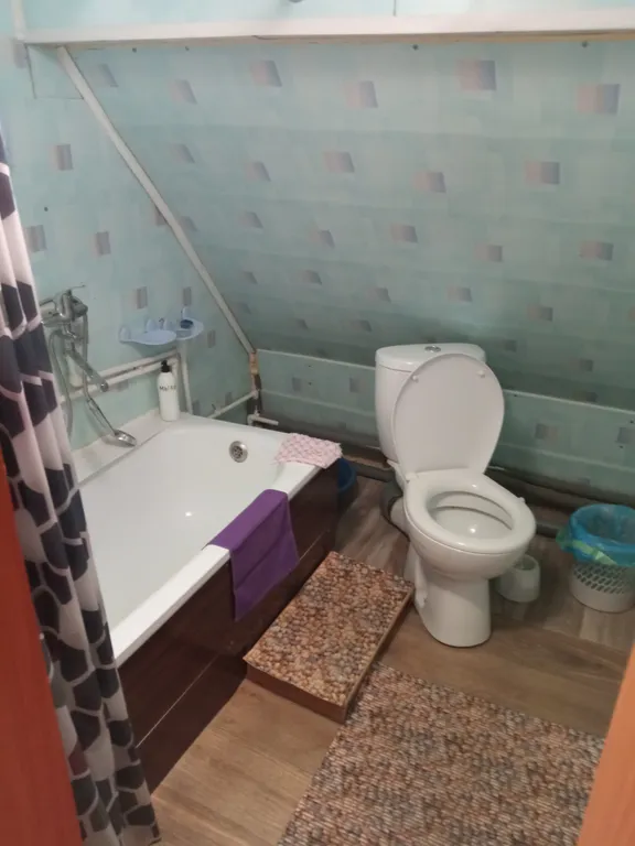 Курортная зона,центр,на берегу речки,в тихом месте,домик 2 этаж