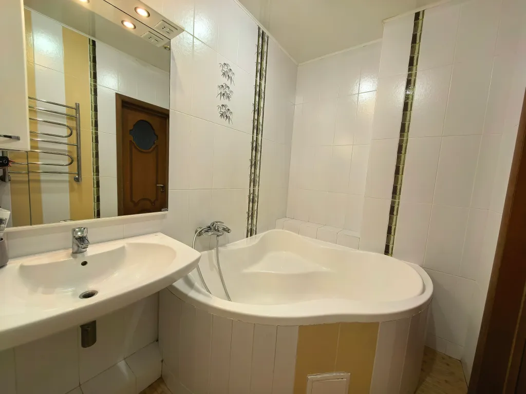 С видом на центральную площадь