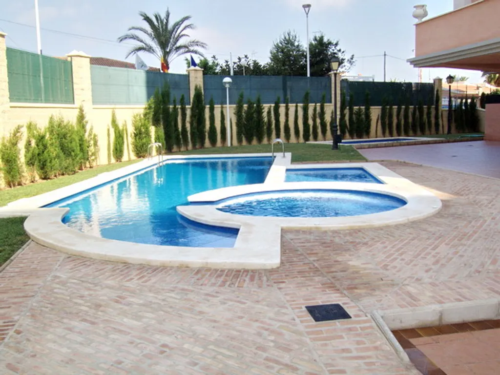 4-комнатная Квартира