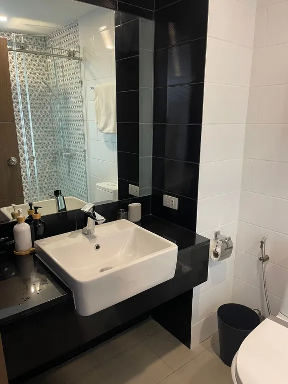 Апартамент для отдыха с детьми в тихом месте на берегу моря