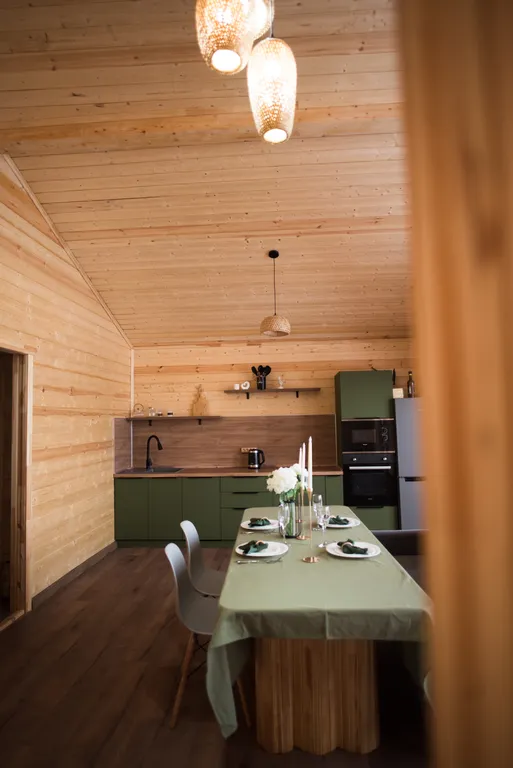 Дом и баня с чаном с видом на озеро