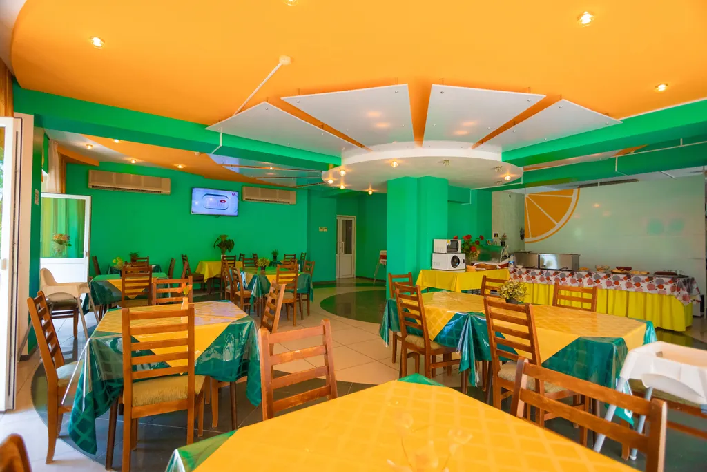 Номер на первой линии с видом на море без балкона из двух комнат