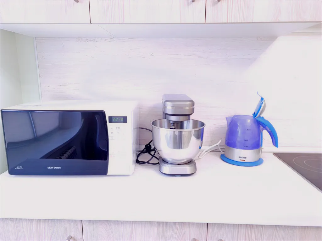 Новая евротрешка в центре города с красивым видом из окон