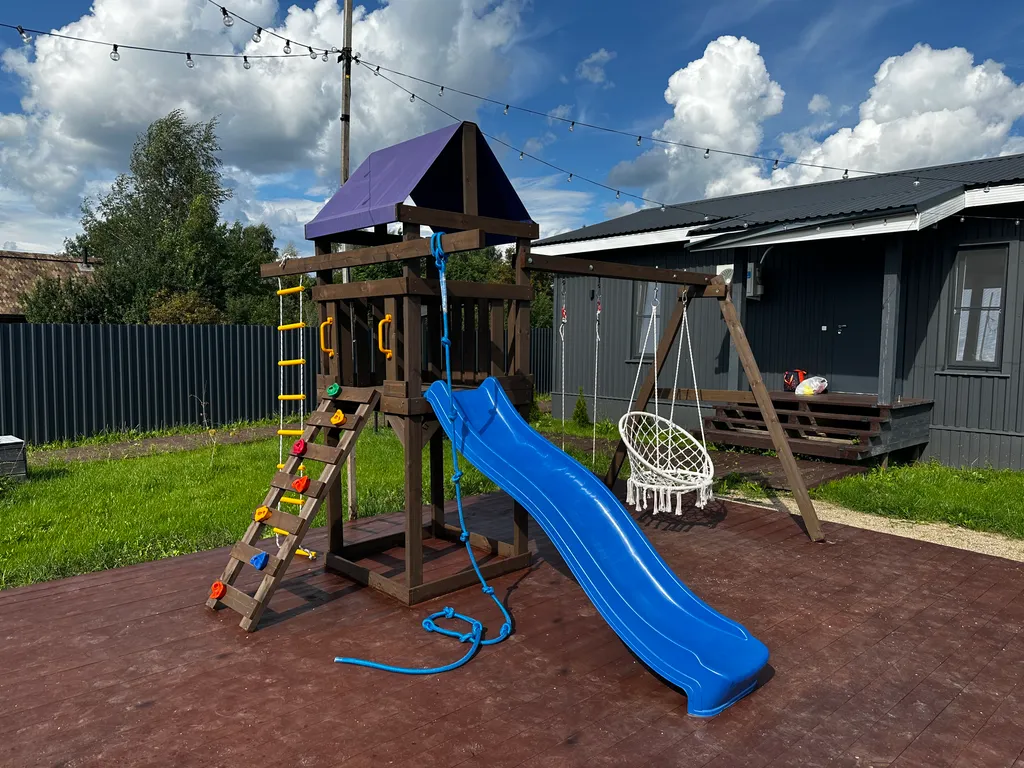 Уютный дом рядом с озером