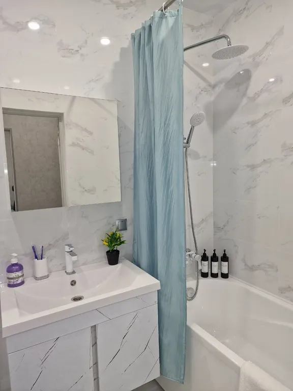 Кваритира на Весенней с очками виртуальной реальности