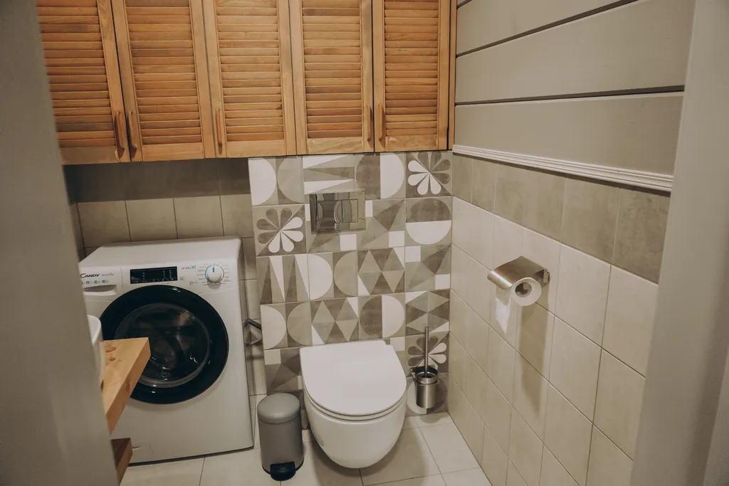 Дом на берегу реки