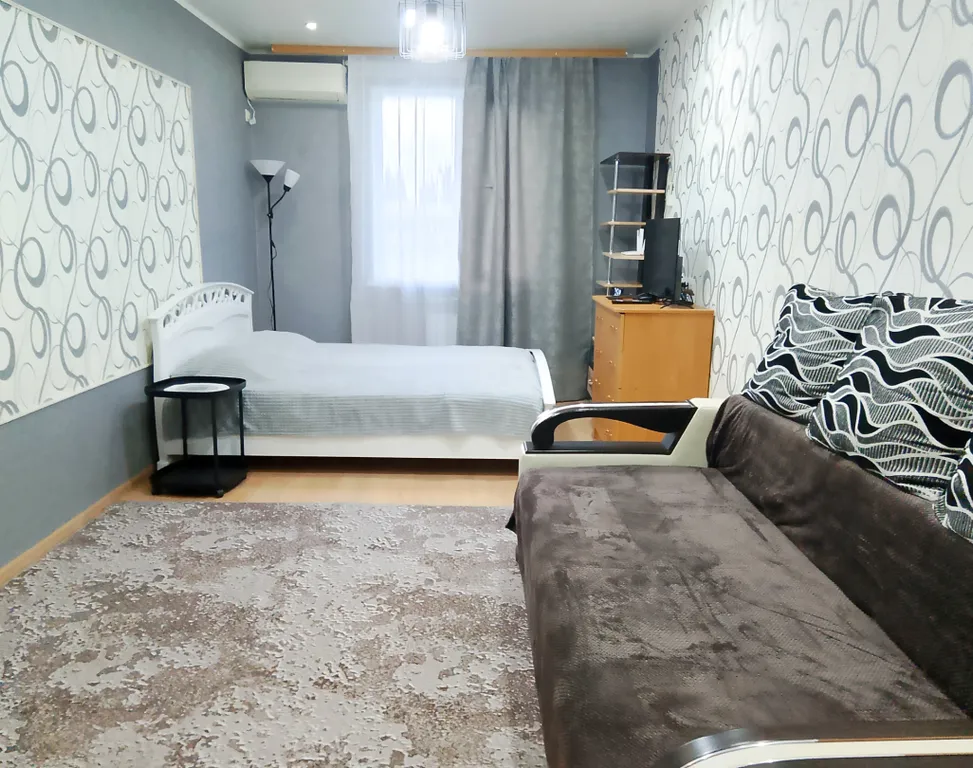 Уютная квартира в спальном районе старого города — аренда посуточно в Волгодонск