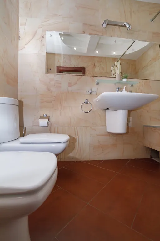 Сталинка в центре, в пешей доступности парк и вокзал