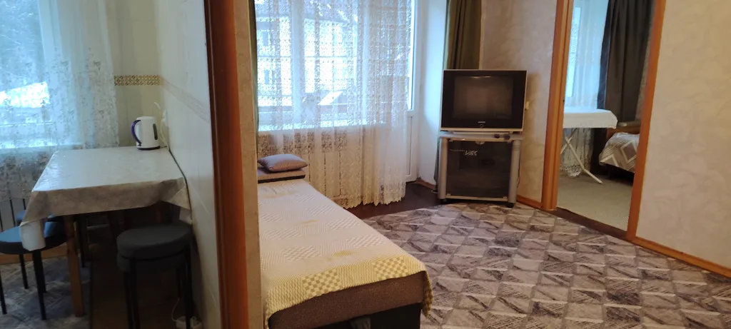 Двухкомнатная квартира с видом на горы и балконом