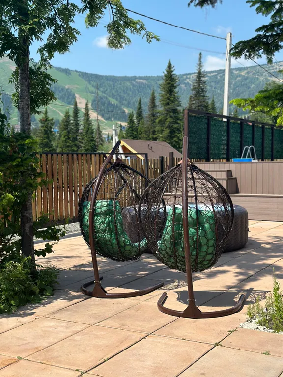 Дома с видом на гору