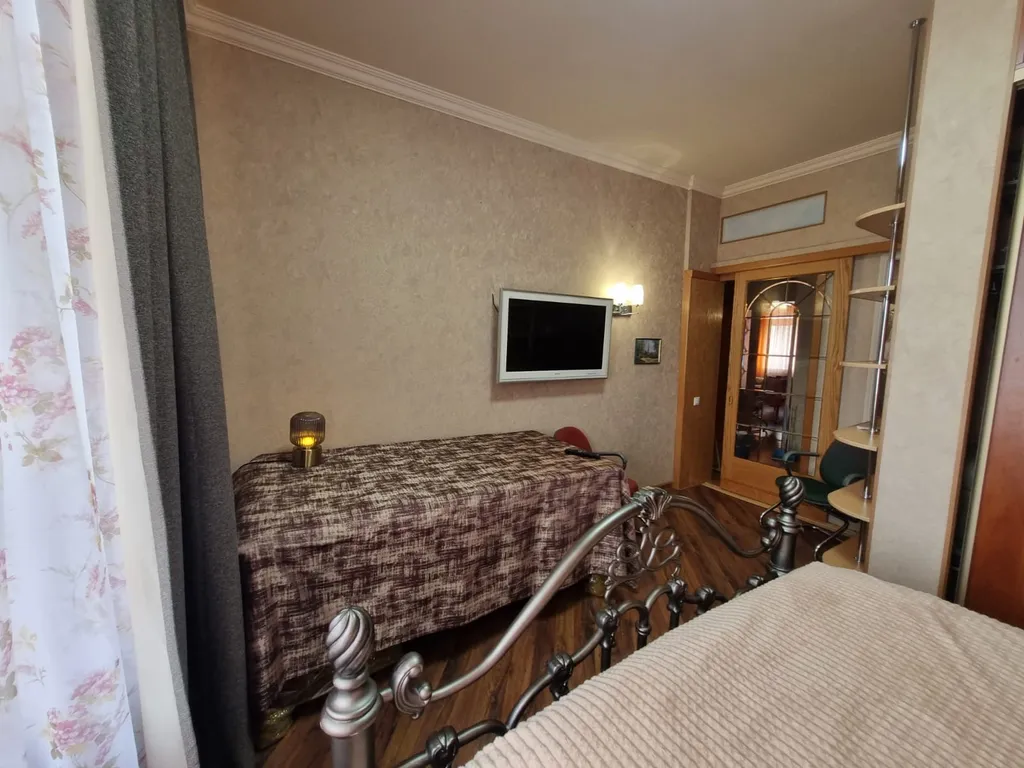 Прекрасная большая квартира в историческом центре грода