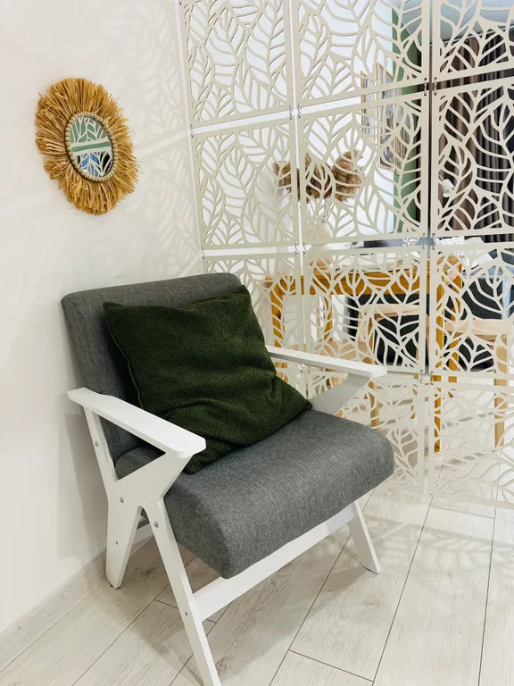 Thursday's apartment