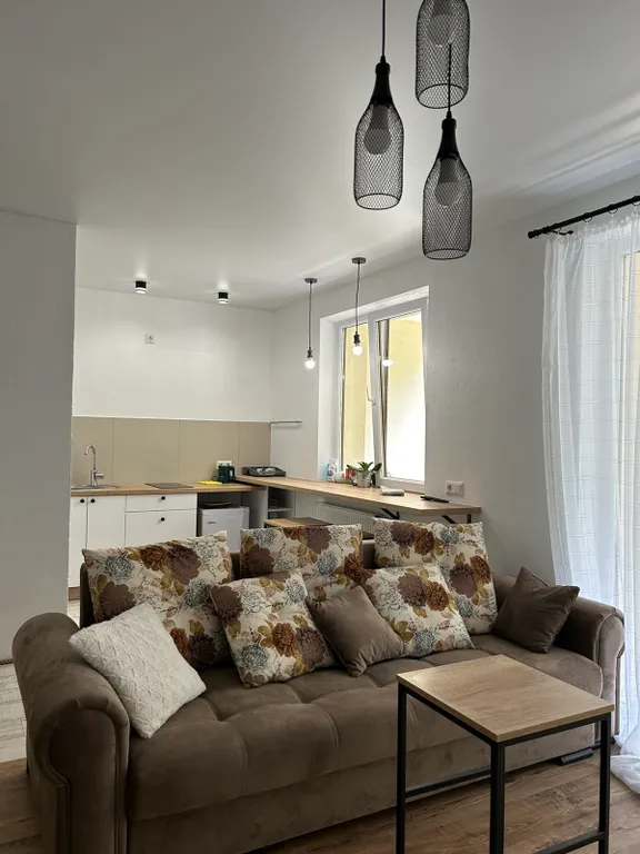 Студия с видом на лес