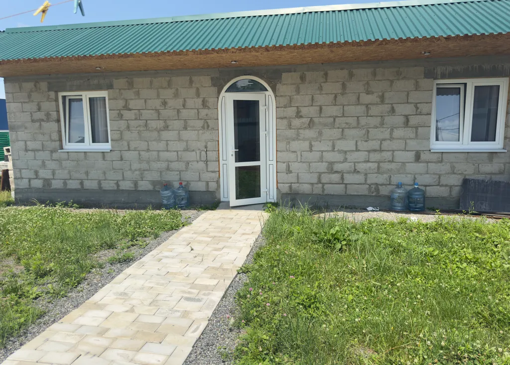 Современный домик с двумя спальными комнатами