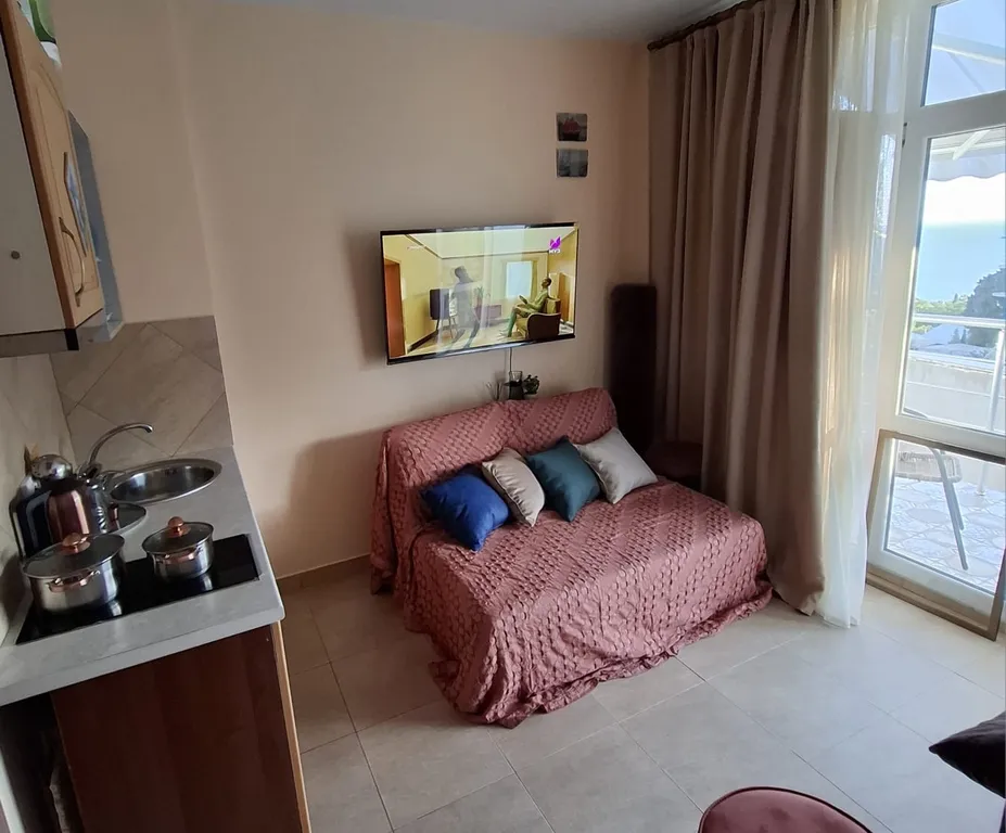 Уютная студия с видом на море