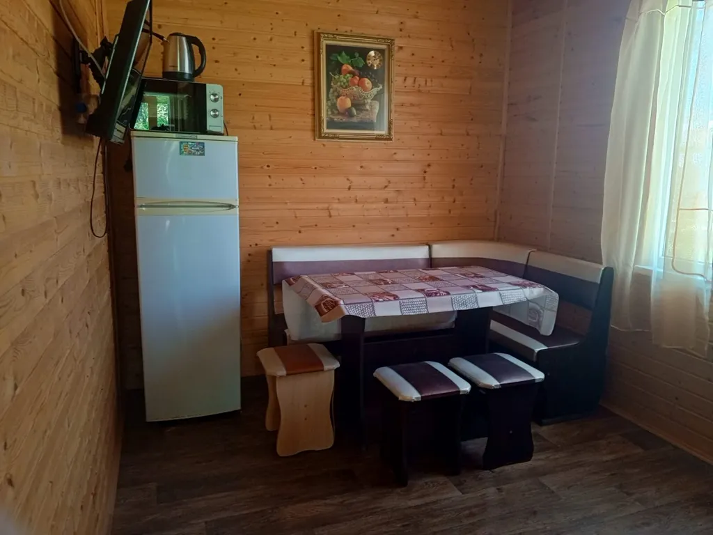 Уютный деревянный дом на берегу Азовского моря