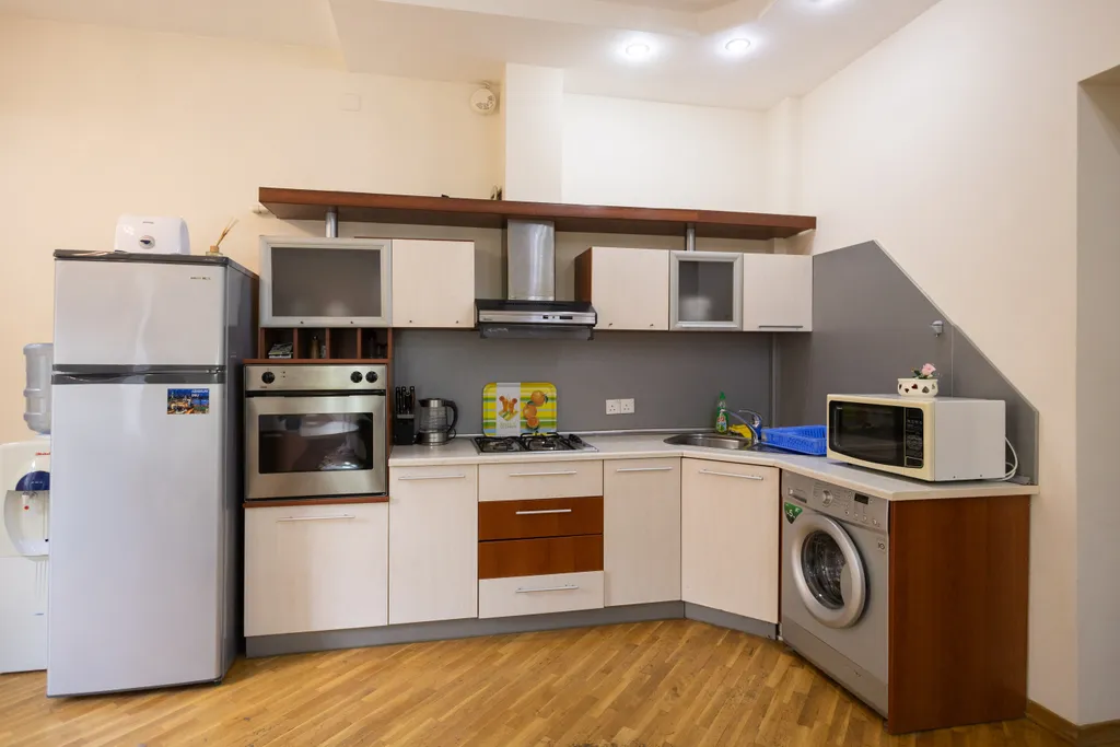 Квартира с видом на улицу Низами, Торговая