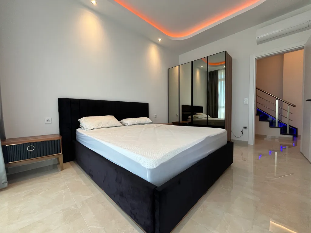 Просторная 2-этажная квартира с видом на море 10 минут от пляжа