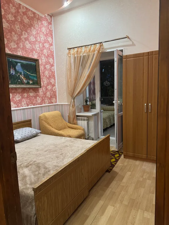 Коттедж Двухкомнатный домик с внутренним двориком в центре города — Евпатория