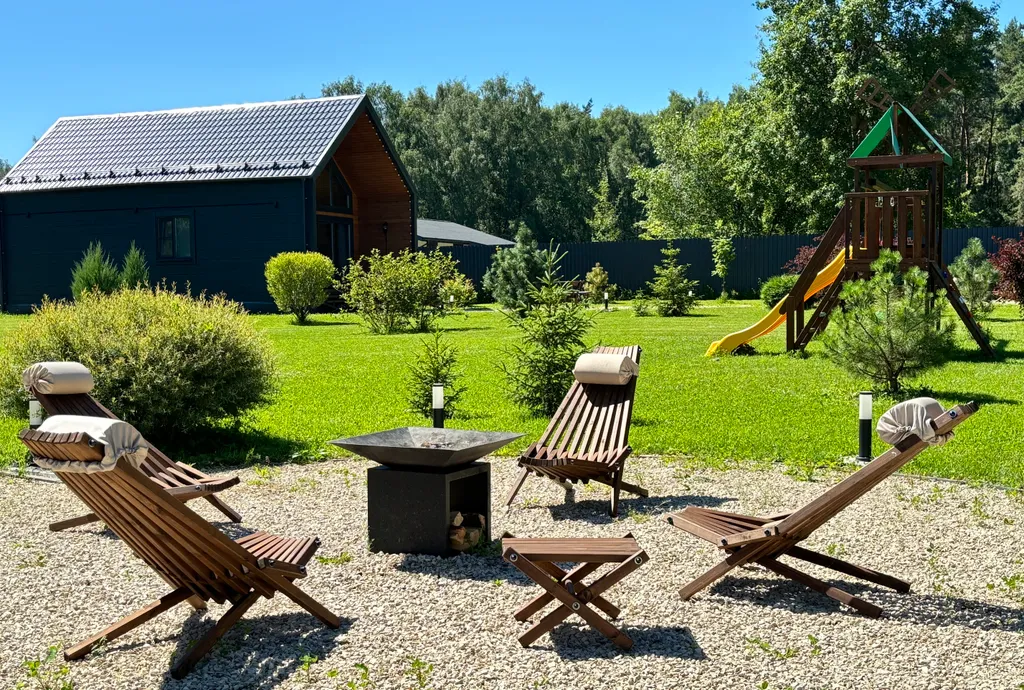 Уютный домик у леса с камином и панорамными окнами