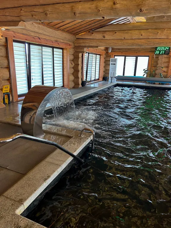 Большой панорамный дом с камином и сауной