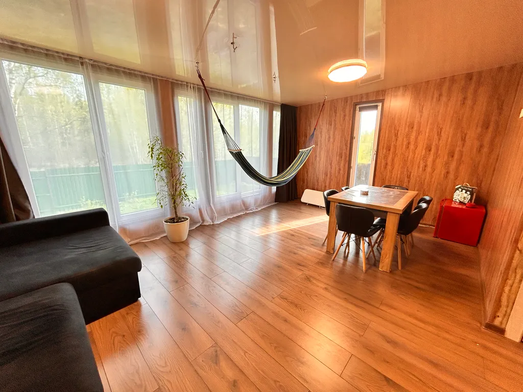 Загородный дом с беседкой