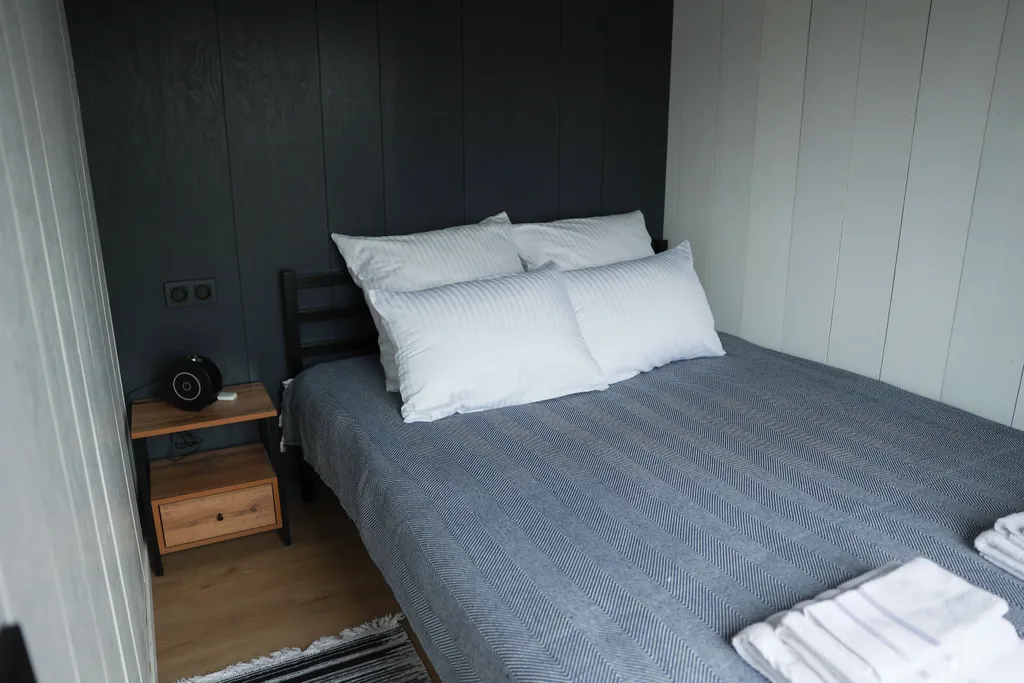 Коттедж Уютный глэмпинг для компании (6 отдельных домиков + территория) — Конаково